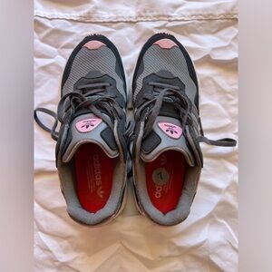 Adidas Mens Yung 96 F35274 Gray Black Pink Running Shoes Sneakers Size 7